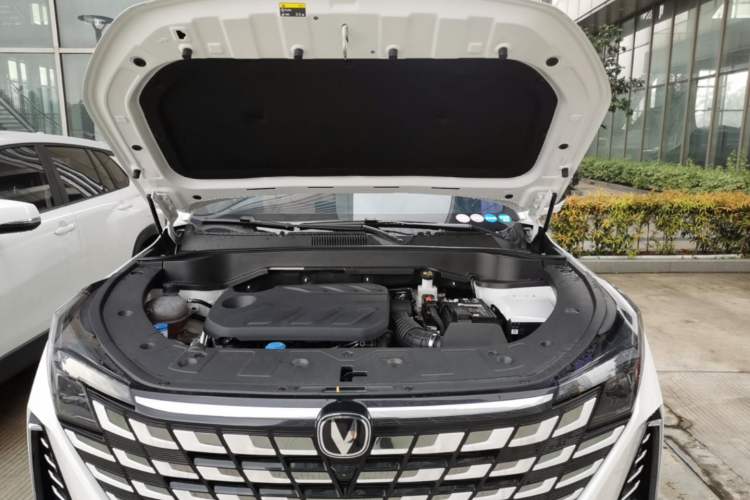Used CHANGAN UNI-Z 2025 500 Bar MAX Engine Bay