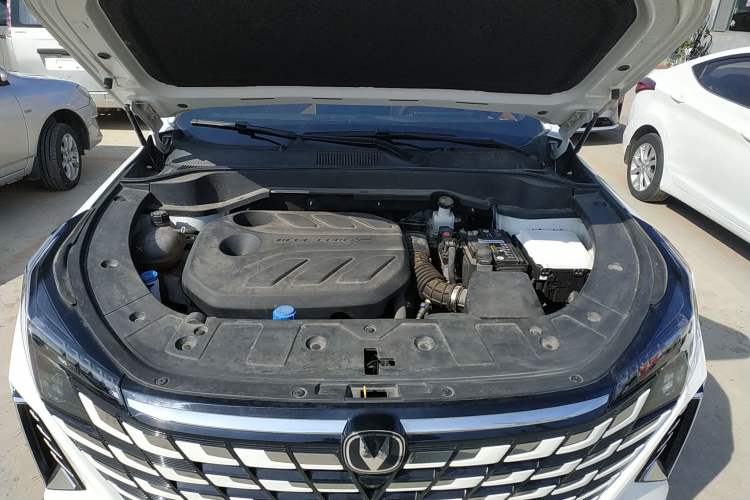 Used CHANGAN UNI-Z 2025 1.5T Premium Edition Engine Bay