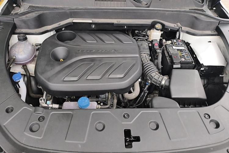 Used CHANGAN UNI-Z 2025 1.5T Premium Edition Engine Bay