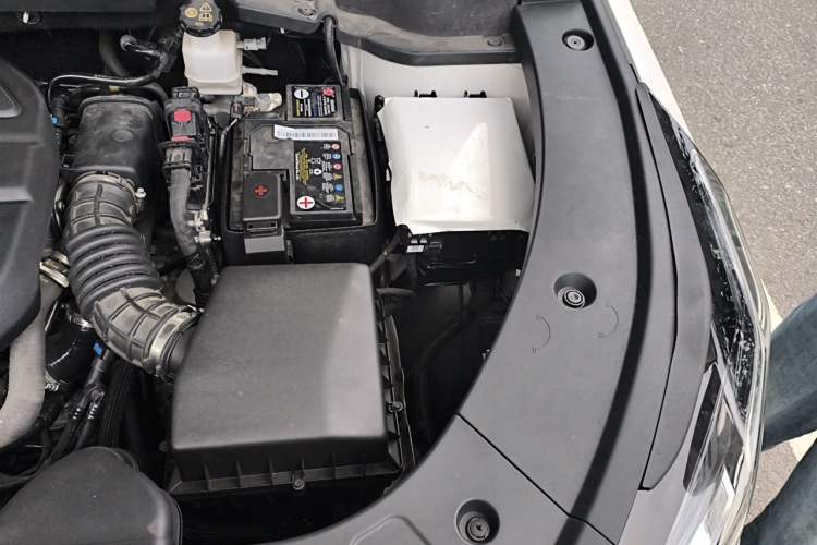 Used CHANGAN UNI-Z 2025 1.5T Premium Edition Engine Bay Left