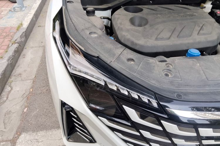 Used CHANGAN UNI-Z 2025 1.5T Premium Edition Engine Bay Right