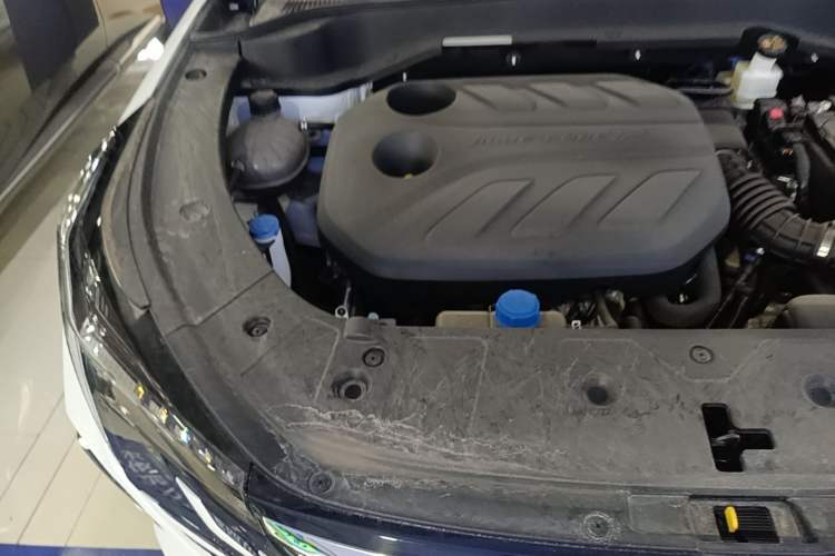 Used CHANGAN UNI-Z 2025 1.5T Premium Edition Engine Bay Right
