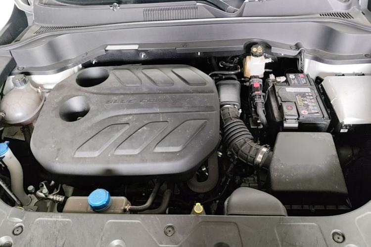 Used CHANGAN UNI-Z 2025 1.5T Luxury Version Engine Bay