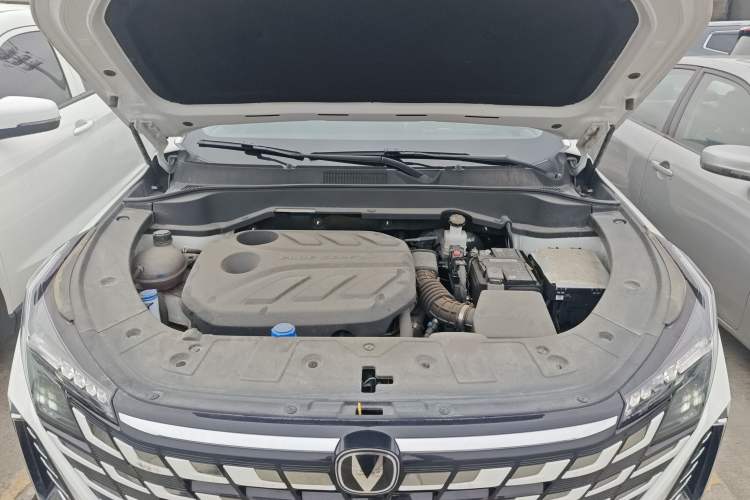 Used CHANGAN UNI-Z 2025 1.5T Premium Edition Engine Bay