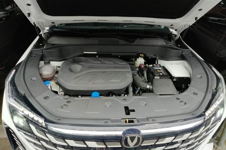 Used CHANGAN UNI-Z 2025 1.5T Premium Edition Engine Bay