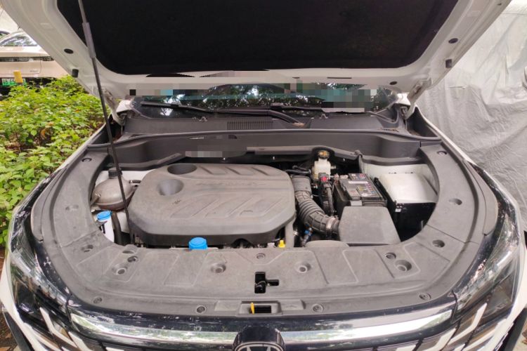 Used CHANGAN UNI-Z 2025 1.5T Luxury Version Engine Bay