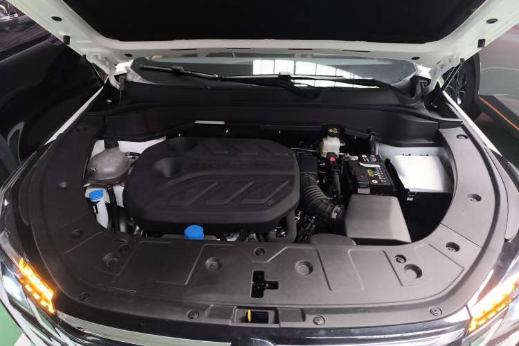 Used CHANGAN UNI-Z 2025 1.5T Premium Edition Engine Bay