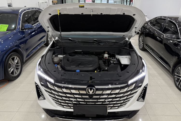 Used CHANGAN UNI-Z 2025 1.5T Luxury Version Engine Bay