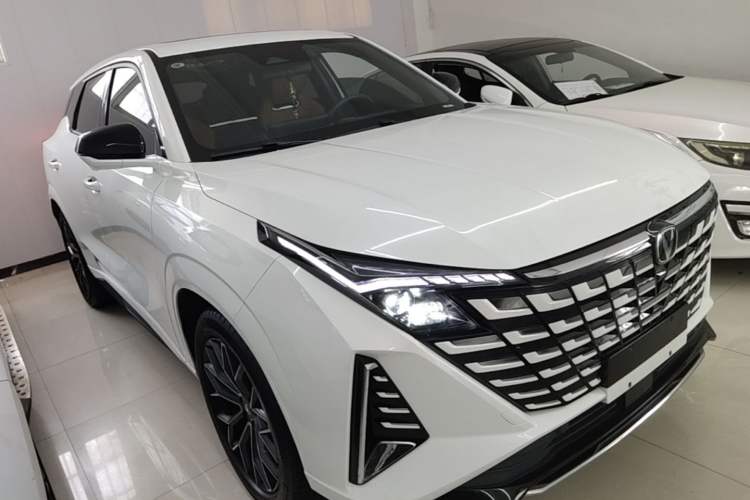 Used CHANGAN UNI-Z 2025 1.5T Luxury Version Exterior 1