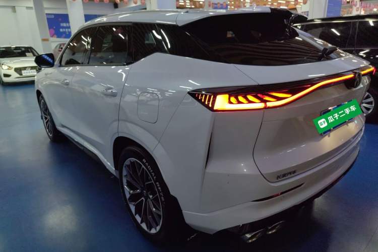 Used CHANGAN UNI-Z 2025 1.5T Premium Edition Exterior 2
