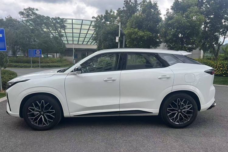 Used CHANGAN UNI-Z 2025 1.5T Premium Edition Exterior 3