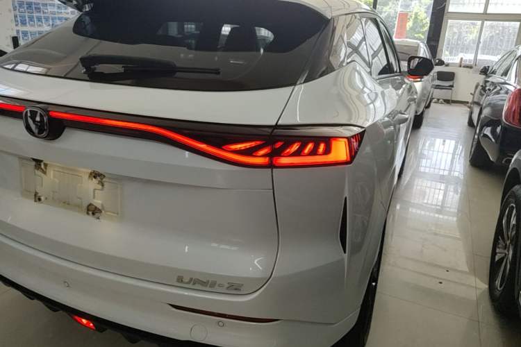 Used CHANGAN UNI-Z 2025 1.5T Luxury Version Exterior 3