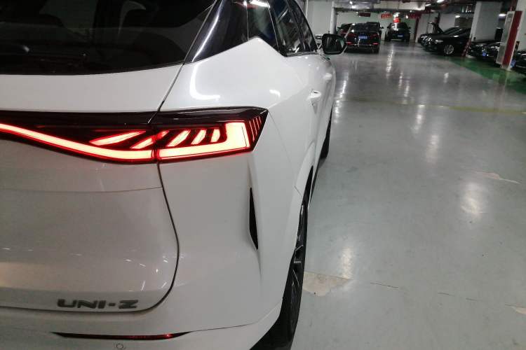 Used CHANGAN UNI-Z 2025 1.5T Luxury Version Exterior 3