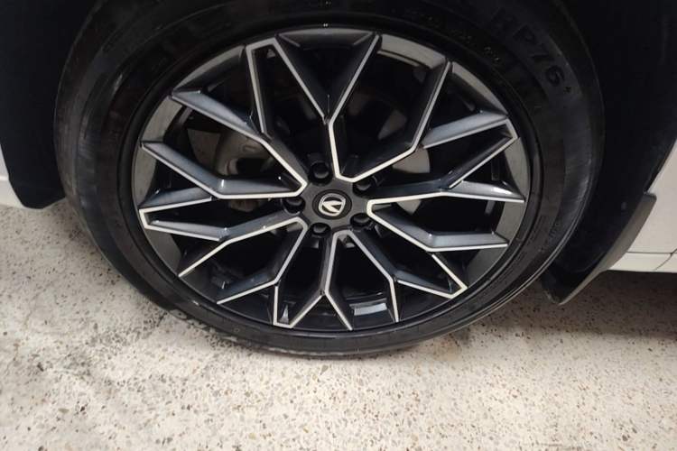 Used CHANGAN UNI-Z 2025 1.5T Luxury Version Exterior 4