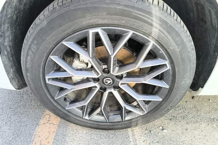Used CHANGAN UNI-Z 2025 1.5T Luxury Version Exterior 4
