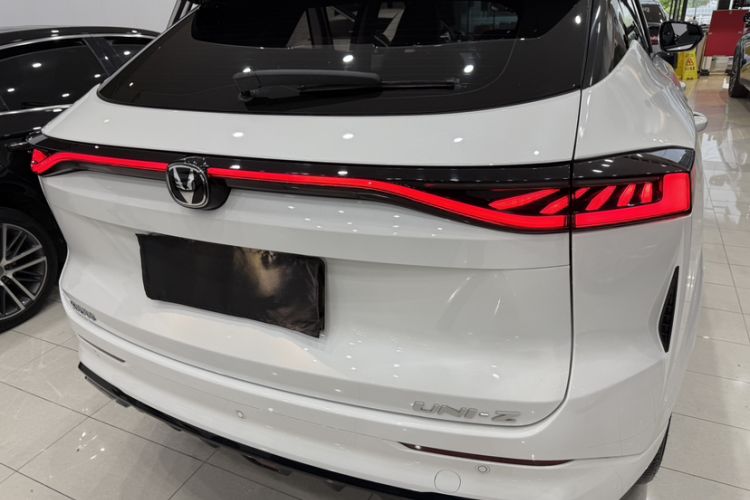 Used CHANGAN UNI-Z 2025 1.5T Luxury Version Exterior 6