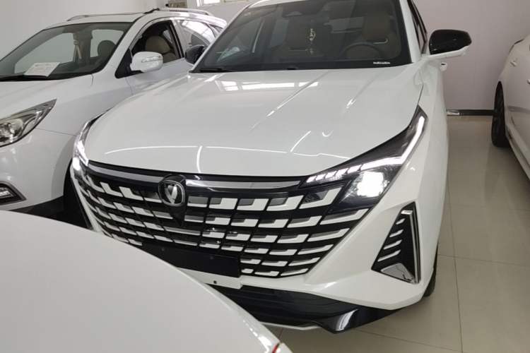 Used CHANGAN UNI-Z 2025 1.5T Luxury Version Front