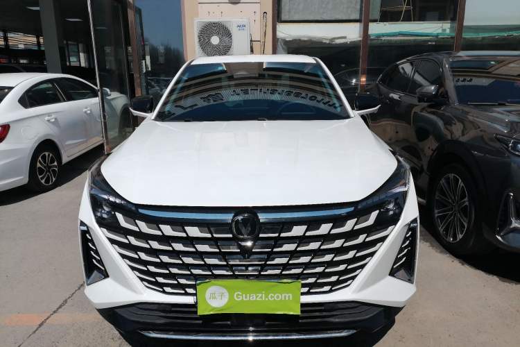Used CHANGAN UNI-Z 2025 1.5T Luxury Version Front