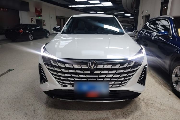 Used CHANGAN UNI-Z 2025 1.5T Luxury Version Front