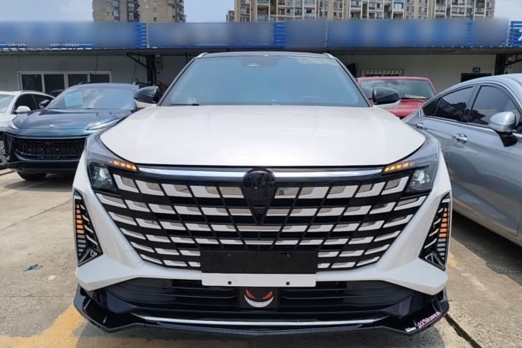 Used CHANGAN UNI-Z 2025 1.5T Premium Edition Front