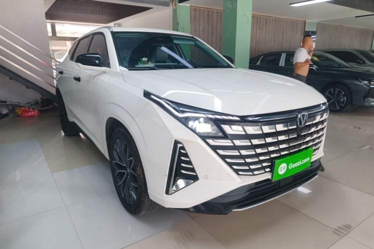 Used CHANGAN UNI-Z 2025 1.5T Premium Edition Front Right 45 Deg