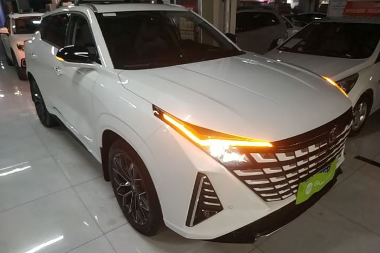 Used CHANGAN UNI-Z 2025 1.5T Premium Edition Front Right 45 Deg