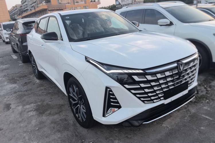 Used CHANGAN UNI-Z 2025 1.5T Luxury Version Front Right 45 Deg