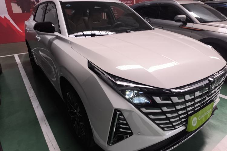 Used CHANGAN UNI-Z 2025 1.5T Premium Edition Front Right 45 Deg