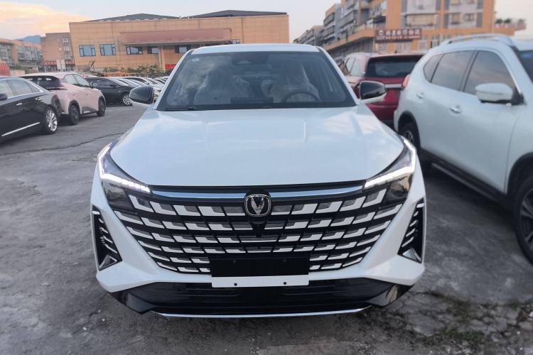 Used CHANGAN UNI-Z 2025 1.5T Luxury Version Front