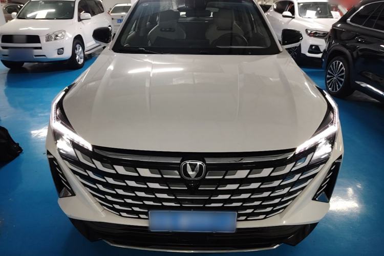 Used CHANGAN UNI-Z 2025 1.5T Luxury Version Front