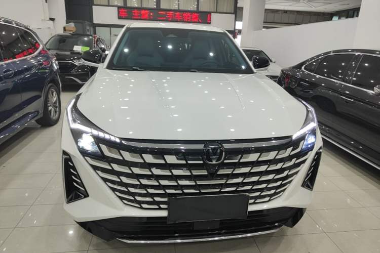 Used CHANGAN UNI-Z 2025 1.5T Luxury Version Front