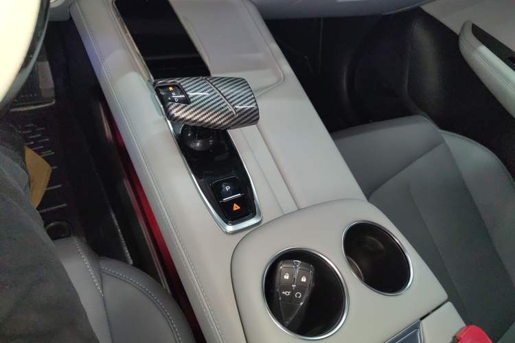Used CHANGAN UNI-Z 2025 1.5T Premium Edition Gear Lever