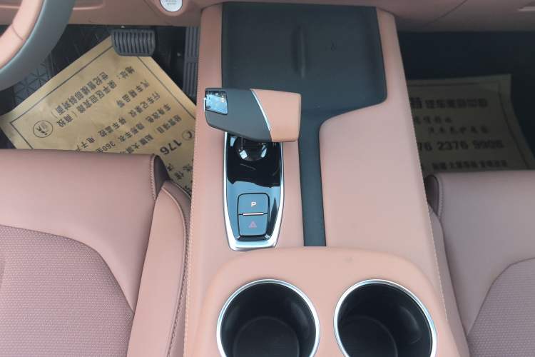 Used CHANGAN UNI-Z 2025 1.5T Luxury Version Gear Lever