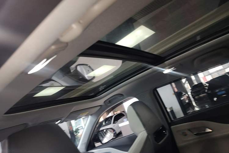 Used CHANGAN UNI-Z 2025 1.5T Luxury Version Headliner