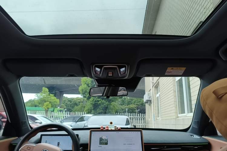 Used CHANGAN UNI-Z 2025 1.5T Luxury Version Headliner