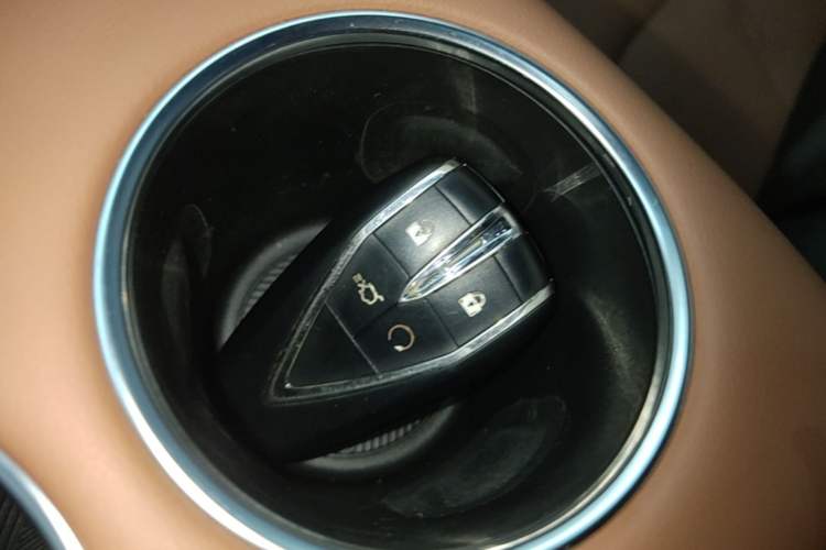 Used CHANGAN UNI-Z 2025 1.5T Luxury Version Interior 1
