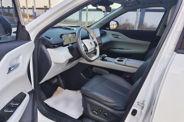 Used CHANGAN UNI-Z 2025 1.5T Premium Edition Interior 1