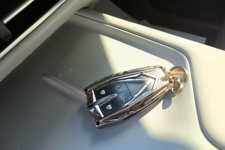 Used CHANGAN UNI-Z 2025 1.5T Luxury Version Interior 1
