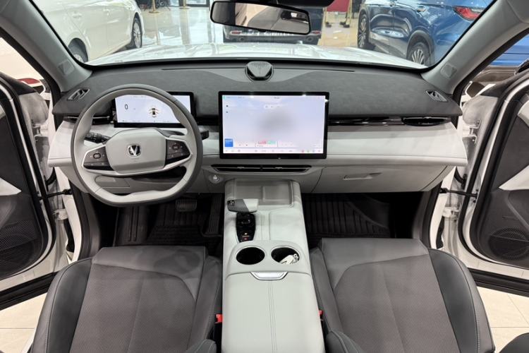 Used CHANGAN UNI-Z 2025 1.5T Luxury Version Interior 1