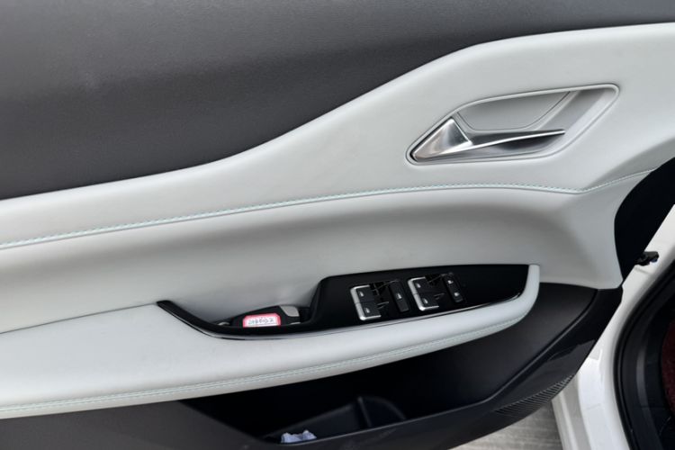 Used CHANGAN UNI-Z 2025 1.5T Premium Edition Interior 10