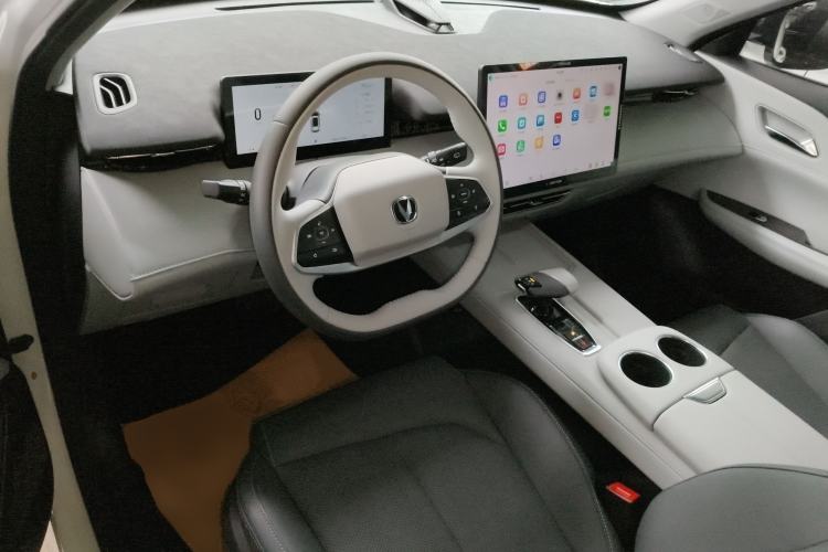 Used CHANGAN UNI-Z 2025 1.5T Premium Edition Interior 2