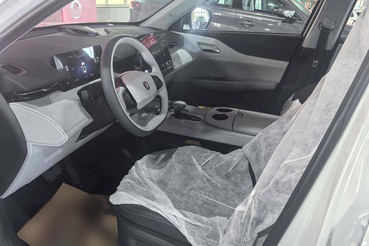 Used CHANGAN UNI-Z 2025 1.5T Luxury Version Interior 3