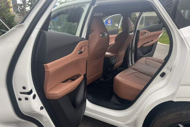 Used CHANGAN UNI-Z 2025 1.5T Premium Edition Interior 4