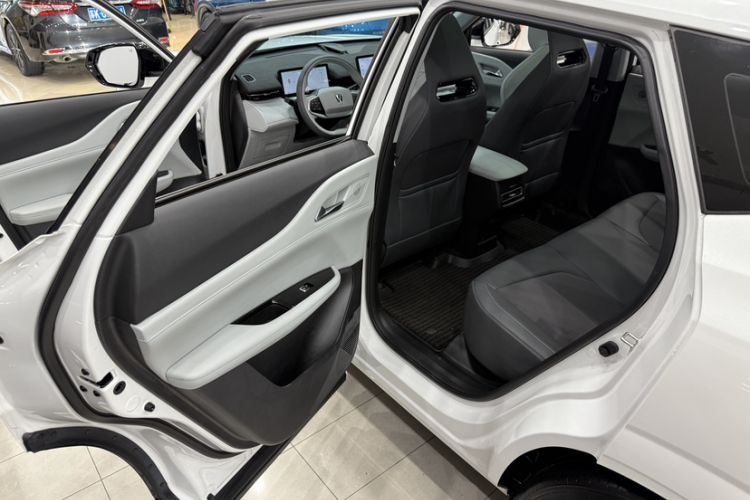 Used CHANGAN UNI-Z 2025 1.5T Luxury Version Interior 4