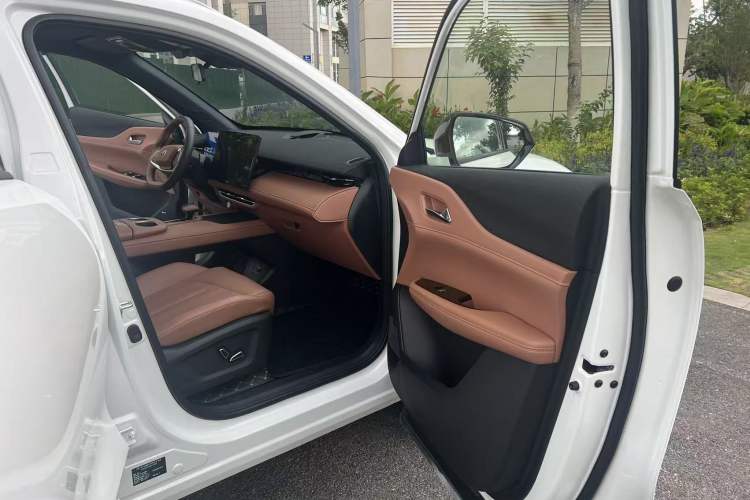 Used CHANGAN UNI-Z 2025 1.5T Premium Edition Interior 5