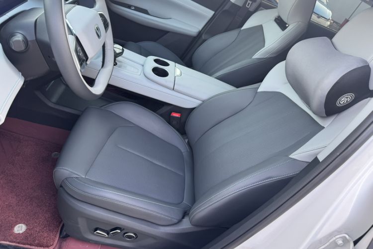 Used CHANGAN UNI-Z 2025 1.5T Premium Edition Interior 6