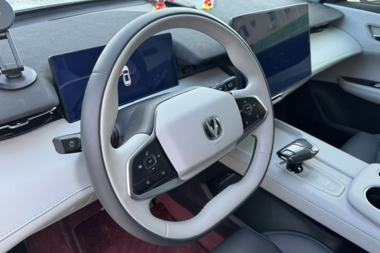 Used CHANGAN UNI-Z 2025 1.5T Premium Edition Interior 7