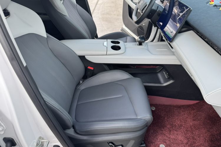 Used CHANGAN UNI-Z 2025 1.5T Premium Edition Interior 9