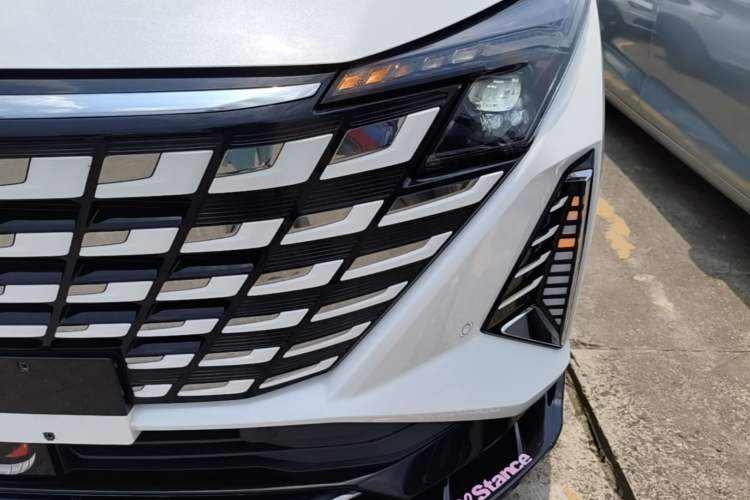 Used CHANGAN UNI-Z 2025 1.5T Premium Edition Left Front Headlight