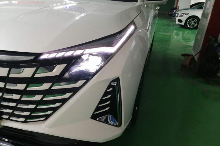 Used CHANGAN UNI-Z 2025 1.5T Luxury Version Left Front Headlight